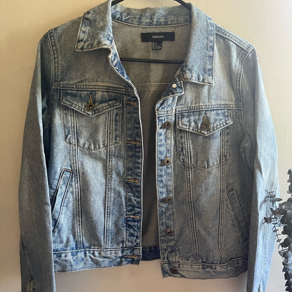 ❁ Forever 21 Cropped Jean Jacket ❁
